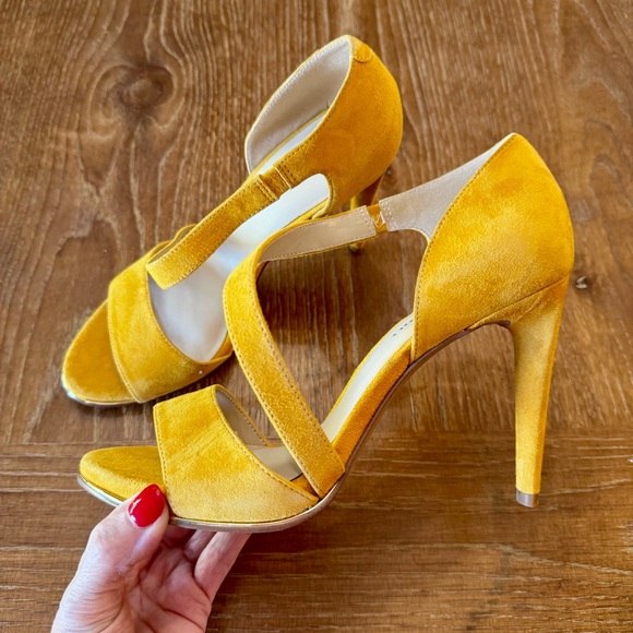 Kenneth Cole New York Shoes - Mustard yellow suede Kenneth Cole NY heels 8.5M